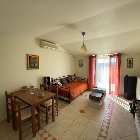Ferienwohnung La Soffitta Di Bampina Perivólion Exterior foto